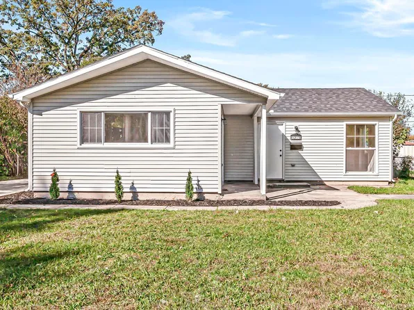 3215 Voll Ln, South Bend, IN 46615