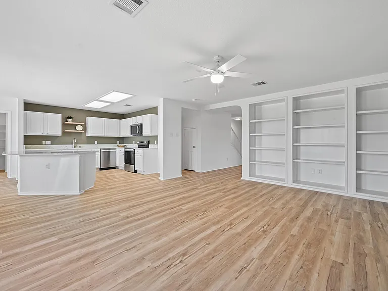 2412 Regal Park Ln — Photo 9