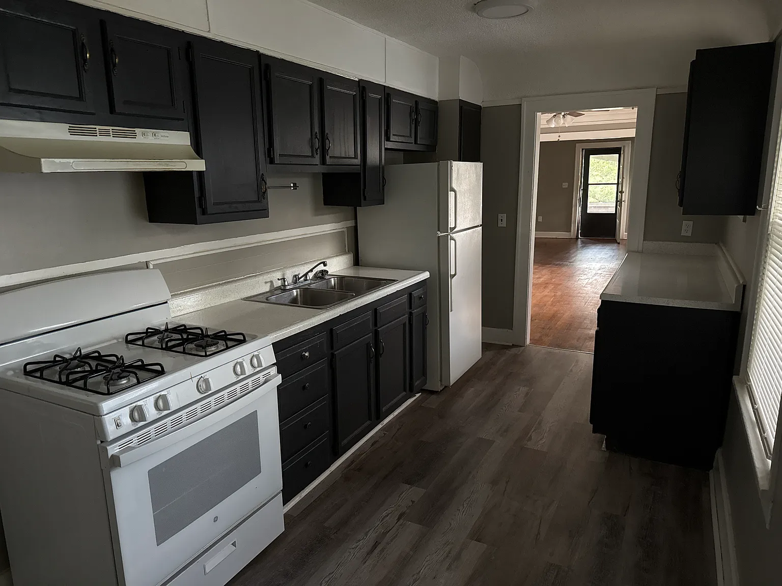 3 bed, 900 sqft, $895 — Photo 4