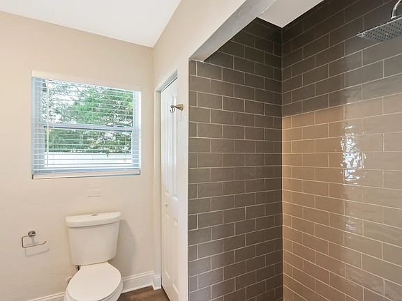 5th image of 4009 Marlin Dr SE