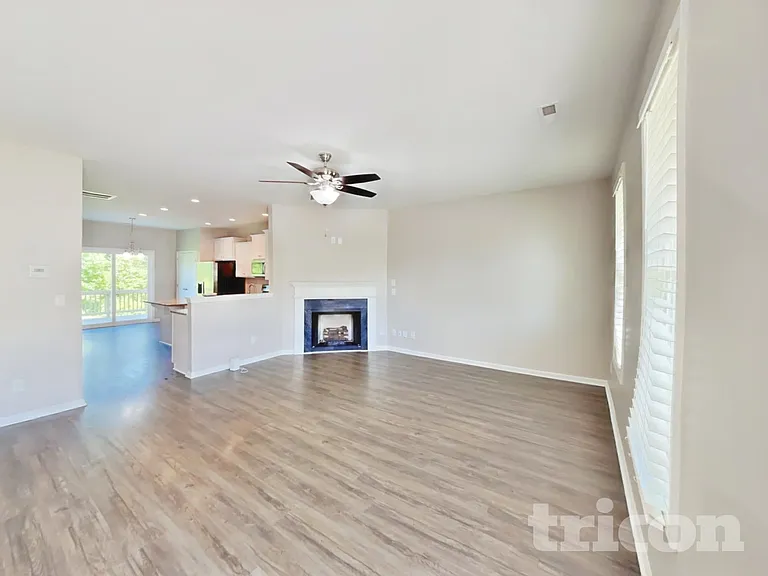129 Seedling Ct — Photo 3