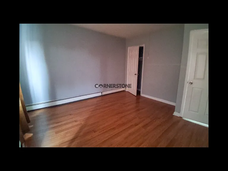 32 Essex St — Photo 12