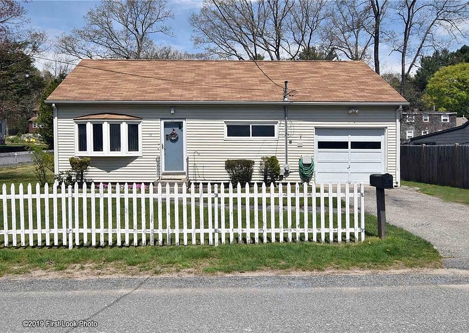 1st image of 15 Diana Ave