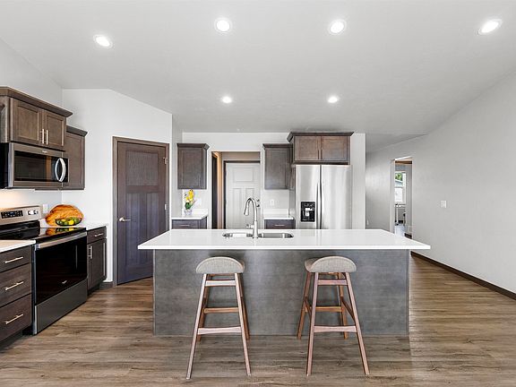 3rd image of 1744 Patriot Way
