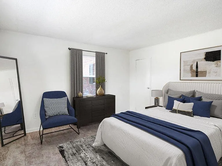Eatoncrest Apartment Homes — Photo 7