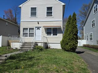 19 Myrtle Ave, Metuchen, NJ 08840