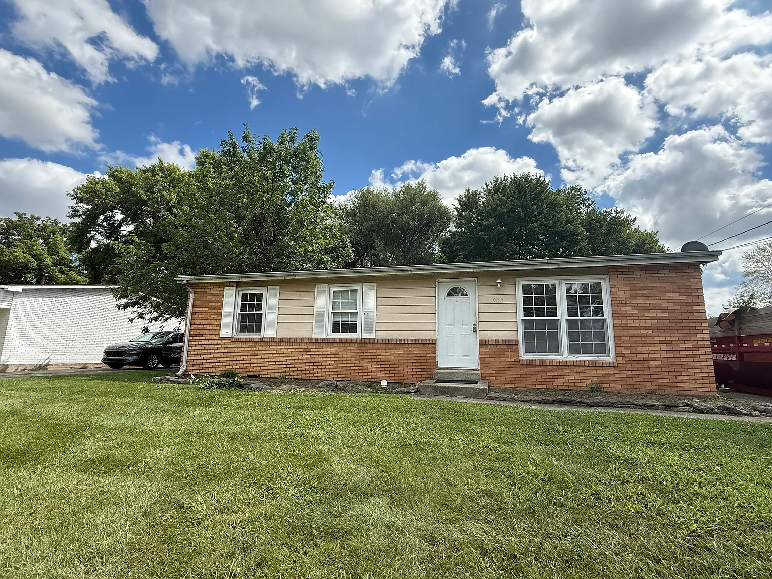 902 Brookcrest Dr photo 1