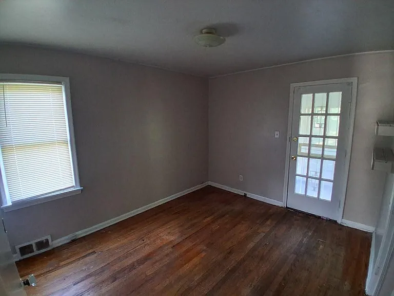 8294 Freda St — Photo 9