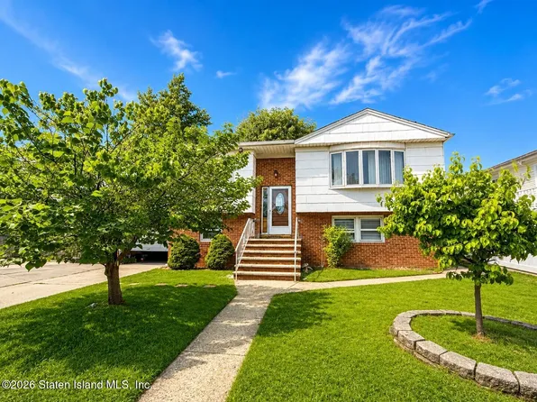 555 Vineland Ave, Staten Island, NY 10312