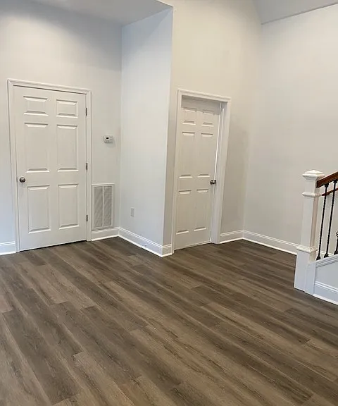 405 Hancock St — Photo 8