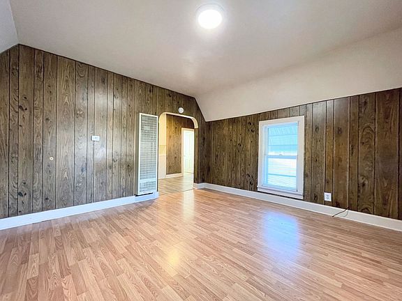 2nd image of 14 N Maple St #3