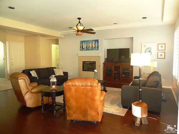 4th image of 43541 E Parkway Esplanade