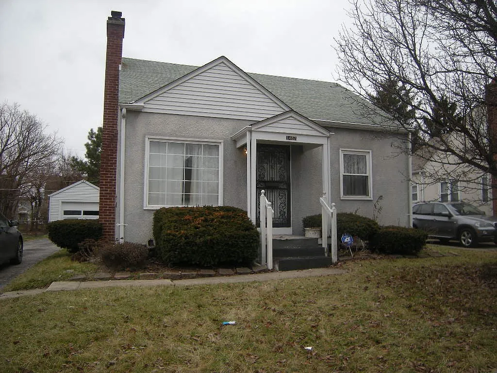 1487 Ellsworth Ave photo 1