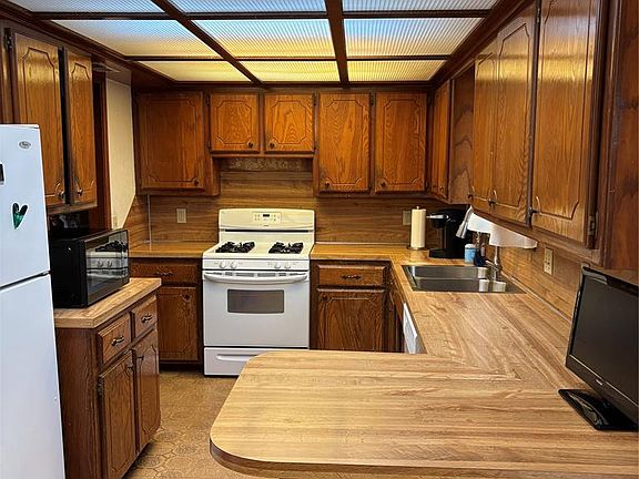 3rd image of 1505 SE 9th St