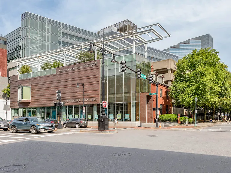 Nearby Massachusetts General and the Museum of Medical History and Innovation.
