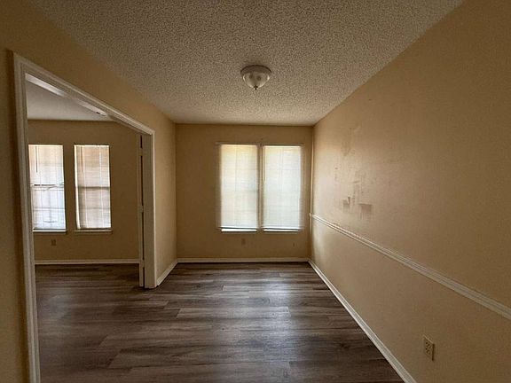 3rd image of 4417 Eastpointe Dr