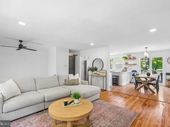 225 Academy Ave, Woodbury Heights, NJ 08097