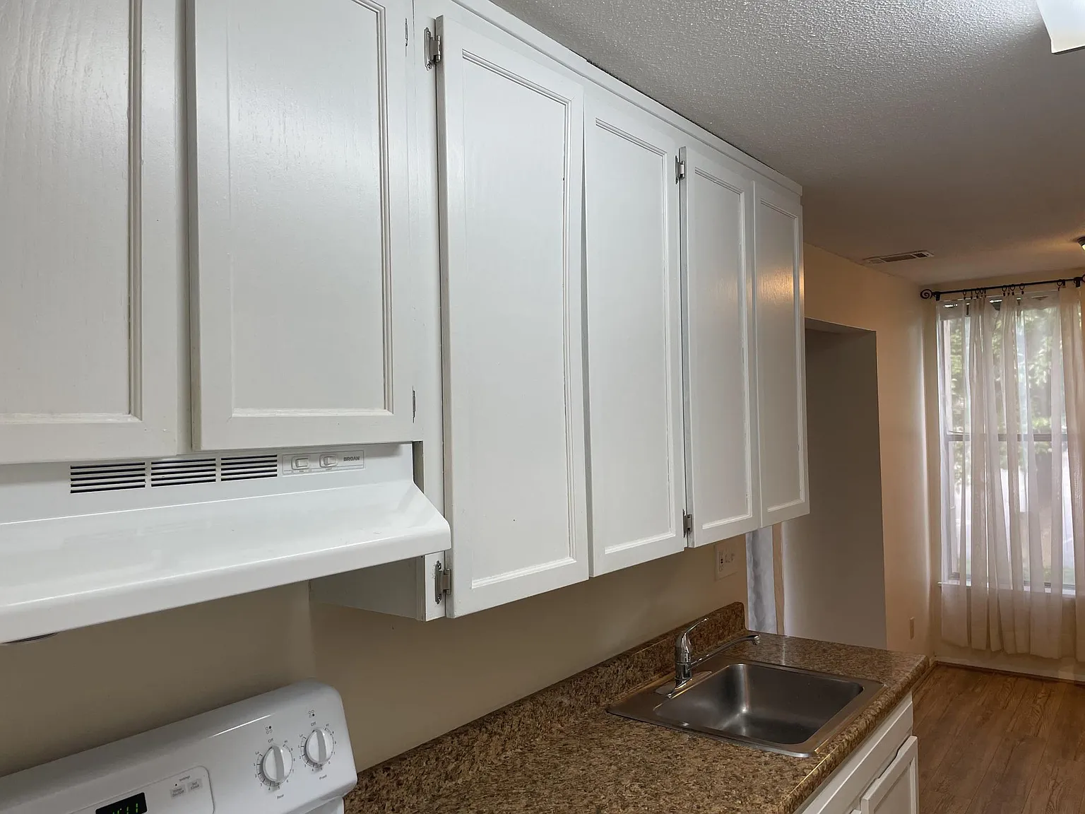 1 bed, 685 sqft, $1,695 — Photo 2