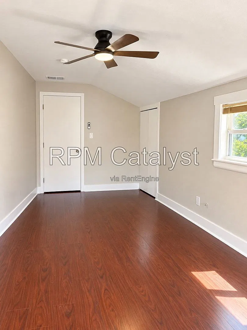 2 bed, 1.0 bath, 964 sqft, $1,600 — Photo 4