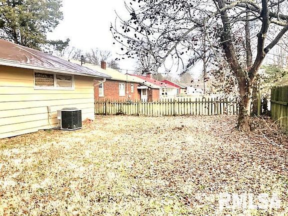 4th image of 1217 W Carter St