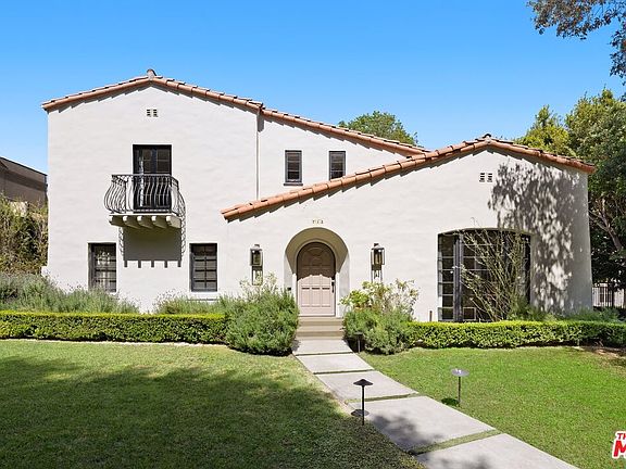 3rd image of 712 N Rodeo Dr