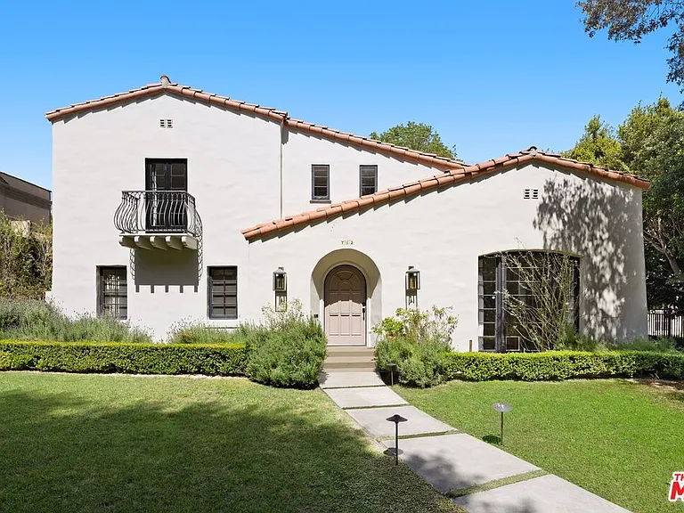 712 N Rodeo Dr — Photo 3