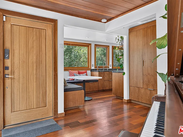 1738 Topanga Skyline Dr — Photo 16