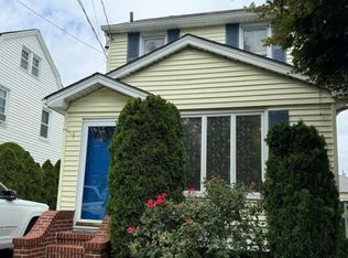 25 Harvard St APT 1, Williston Park, NY 11596