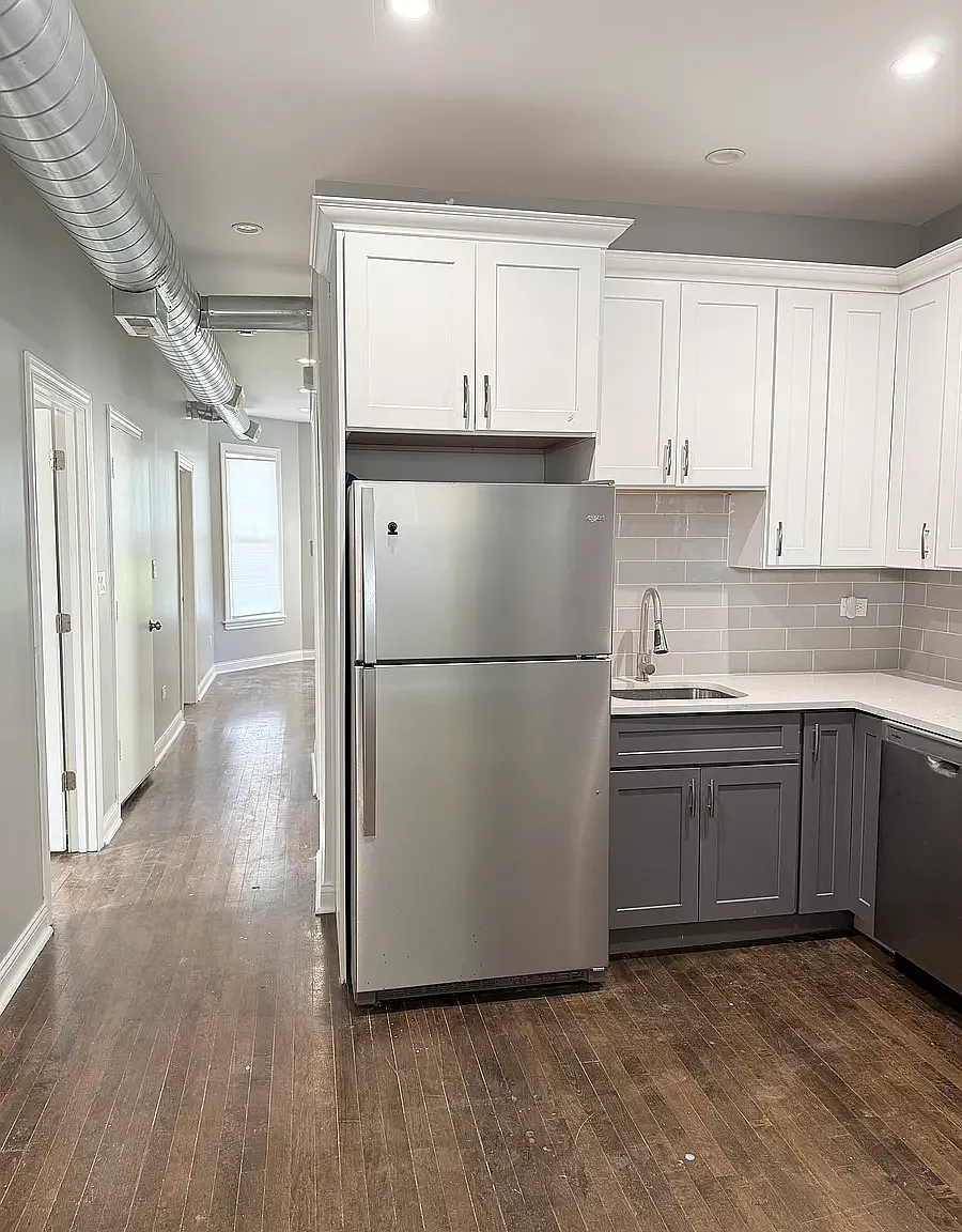 2923 N Wisner Ave — Photo 1