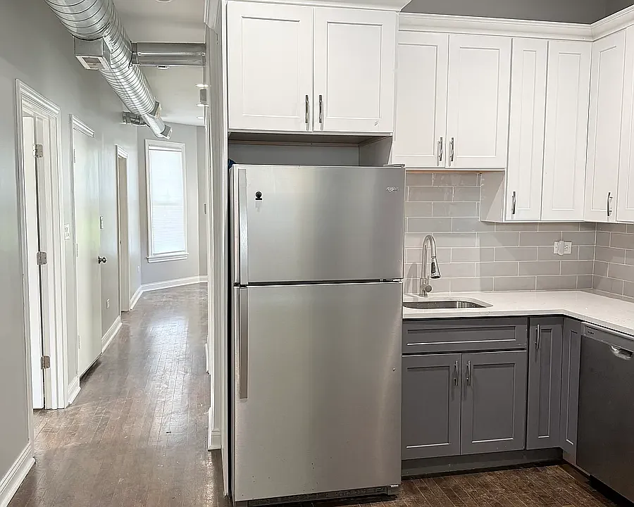 2923 N Wisner Ave #2