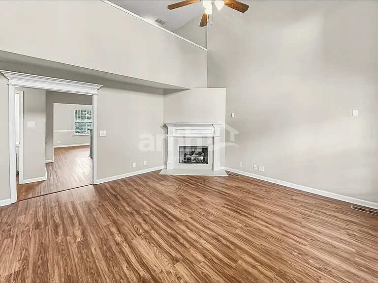 2053 Leefield Dr — Photo 7