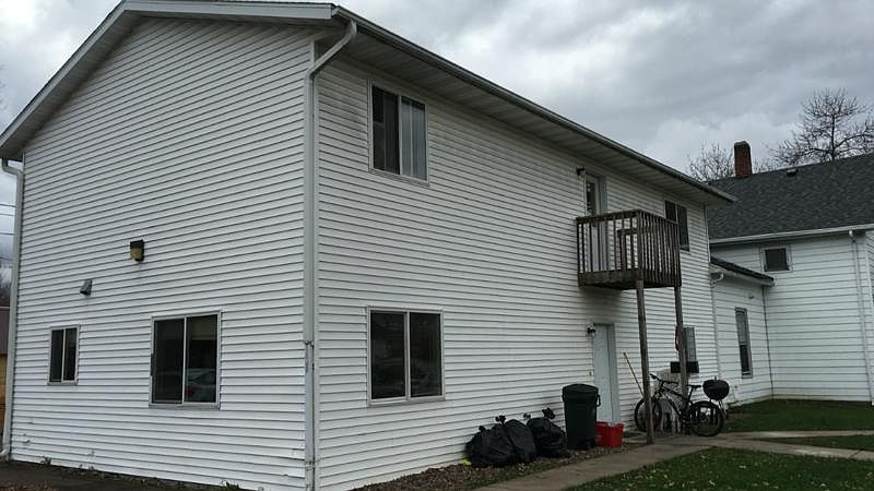 1st image of 602 12th Ave E #1/2