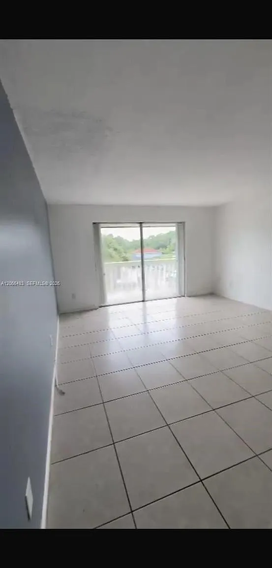 Ola Condo — Photo 3