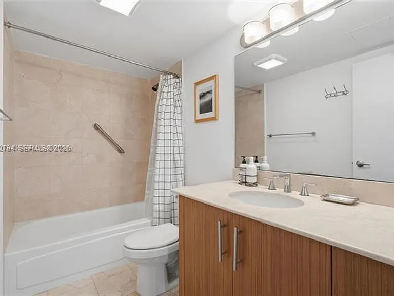 10275 Collins Avenue Cu #718 — Photo 25