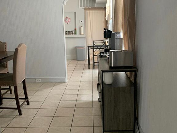 5th image of 2916 Fairmount Ave