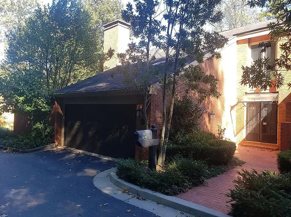 27 Willow Gln NE, Atlanta, GA 30342