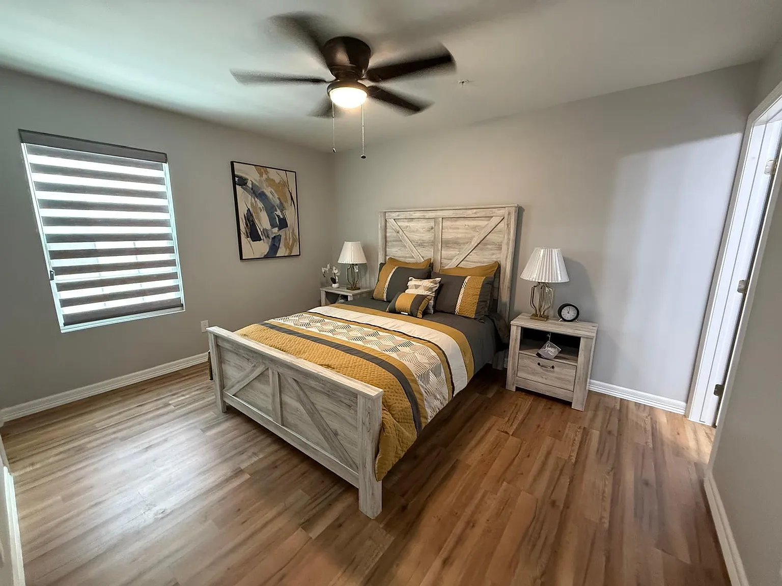 E&J Apartments - D16 — Photo 3