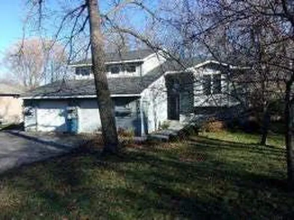 4014 Elmwood St, Vadnais Heights, MN 55127