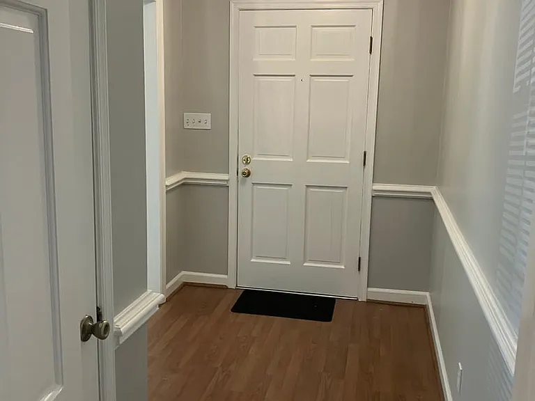 1018 Jefferson Rd — Photo 3