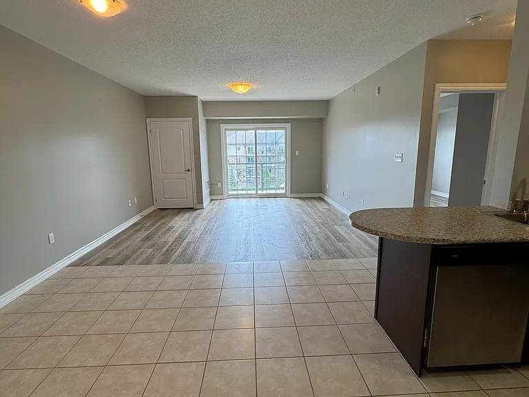 39 Ferndale Dr S #404 — Photo 7