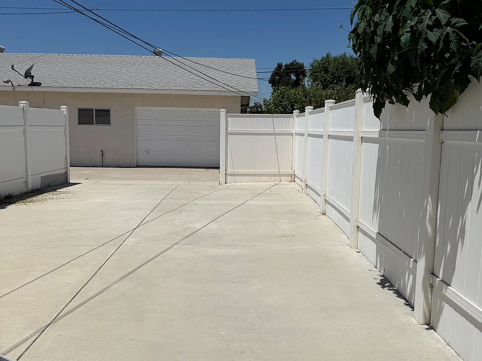 10424 Spade Dr