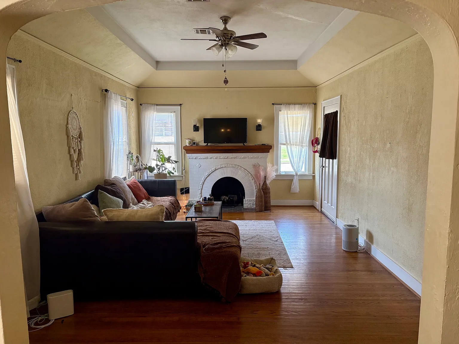 1 bed, 900 sqft, $1,199 — Photo 2