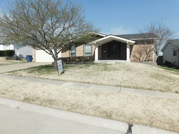 2nd image of 3727 Briargrove Dr