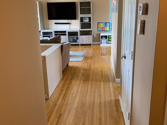4th image of 34 Jefferson Pl