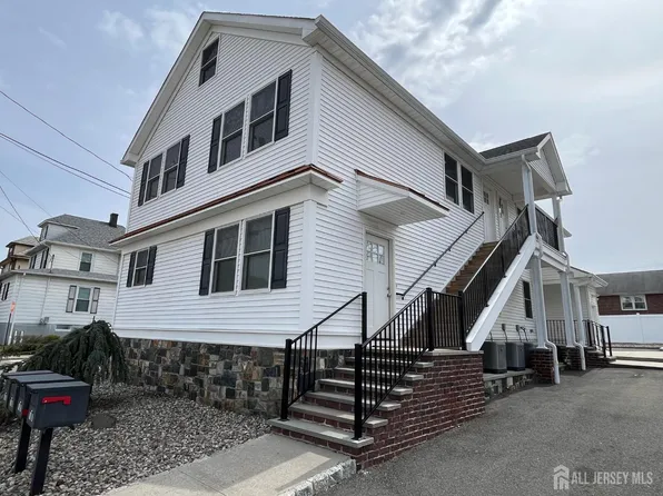 16 E Kupsch St #A, Sayreville, NJ 08872