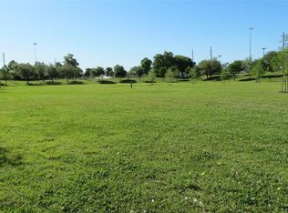 5922 Oak Place Dr, Sugar Land, TX 77479