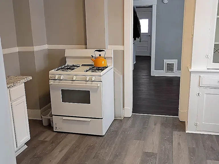 19 Seymour St #3 — Photo 5