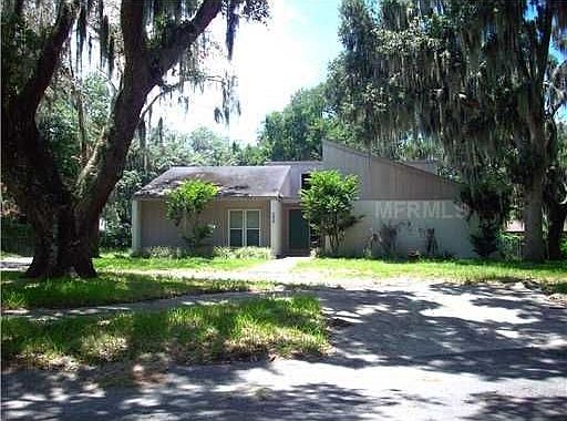 1st image of 214 Ash Ln