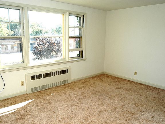 Ralston Elmwood Apartments, Kenmore NY - Studio
