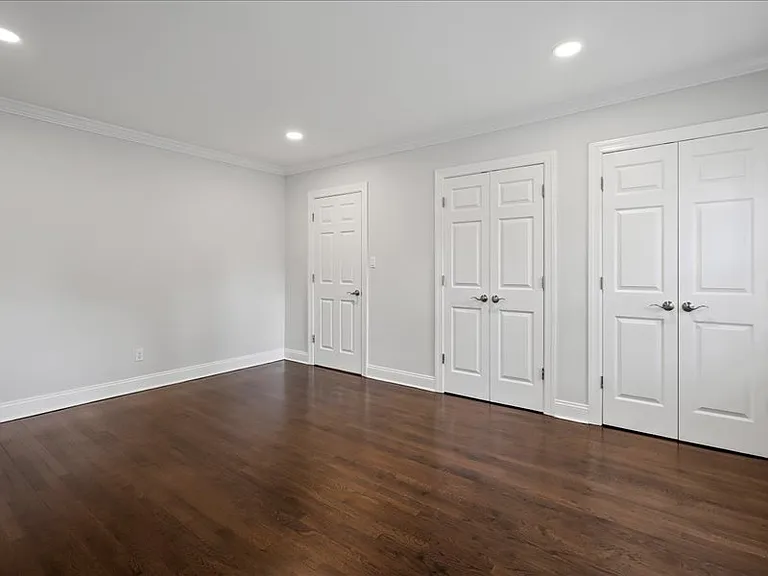 Whitehall Apartments — Photo 13